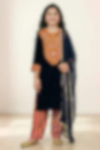 Blue Velvet Patch Hand Embroidered Kurta Set For Girls by Alyaansh Couture at Pernia's Pop Up Shop