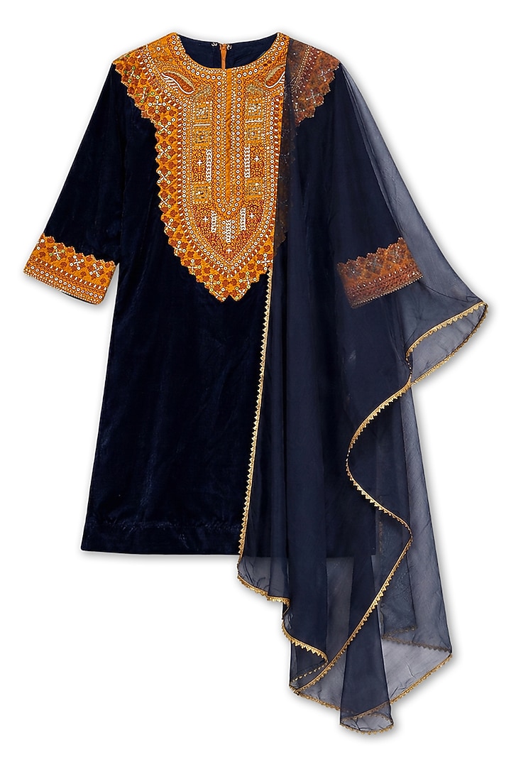 Blue Velvet Patch Hand Embroidered Kurta Set For Girls by Alyaansh Couture at Pernia's Pop Up Shop