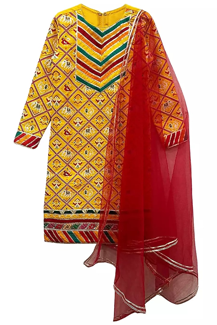 Yellow Silk Embroidered & Printed Kurta Set For Girls by Alyaansh Couture at Pernia's Pop Up Shop