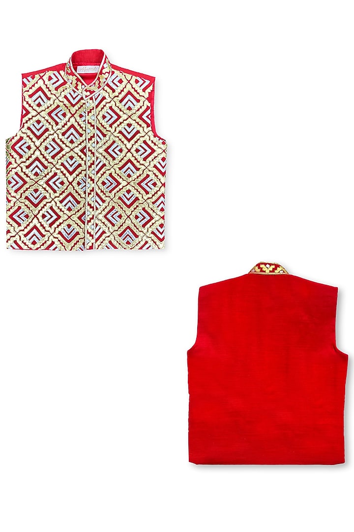 Red Chanderi Applique Embroidered Bundi Jacket Set For Boys by Alyaansh Couture at Pernia's Pop Up Shop