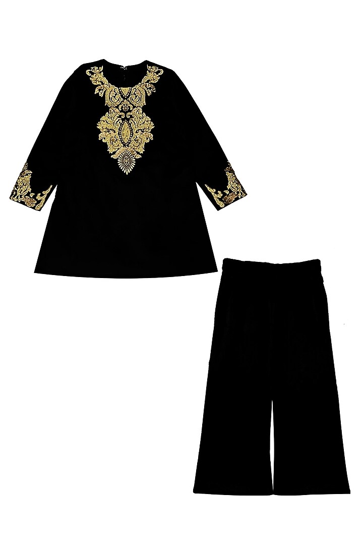 Black Velvet Kurta Set For Girls by Alyaansh Couture at Pernia's Pop Up Shop