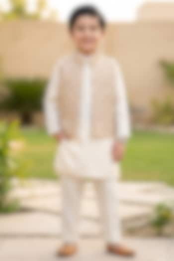 Peach Glace Cotton & Silk Hand Embroidered Bundi Jacket Set For Boys by Alyaansh Couture at Pernia's Pop Up Shop