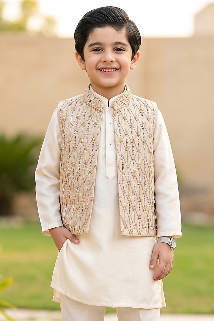 Peach Glace Cotton & Silk Hand Embroidered Bundi Jacket Set For Boys by Alyaansh Couture at Pernia's Pop Up Shop
