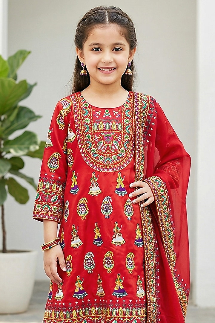 Red Glace Cotton Kurta Set For Girls by Alyaansh Couture at Pernia's Pop Up Shop