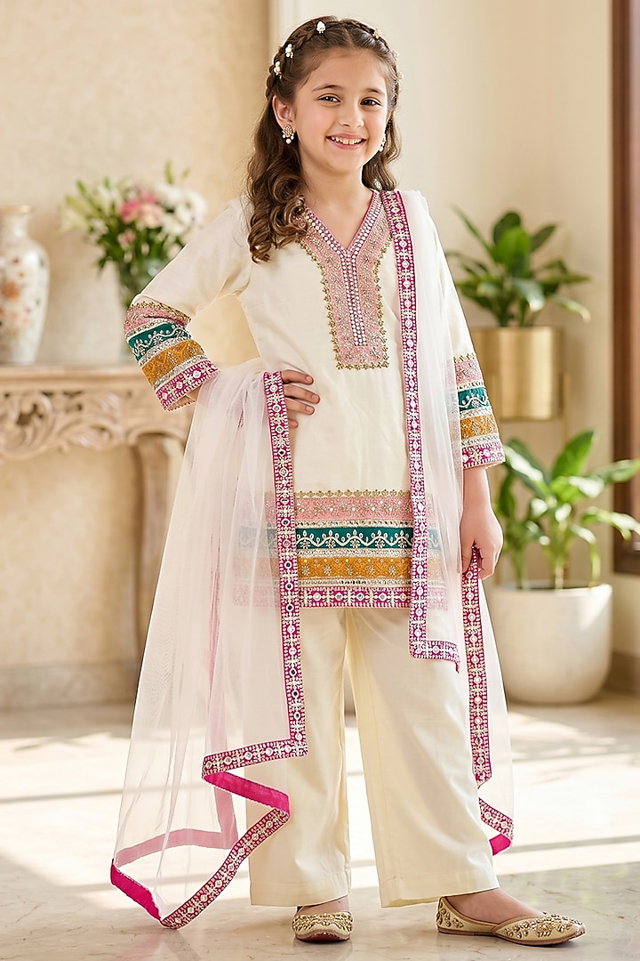 White Glace Cotton Hand Work Kurta Set For Girls by Alyaansh Couture at Pernia's Pop Up Shop