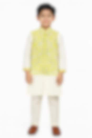 White Glace Cotton Mirror Embroidered Bundi Jacket Set For Boys by Alyaansh Couture at Pernia's Pop Up Shop