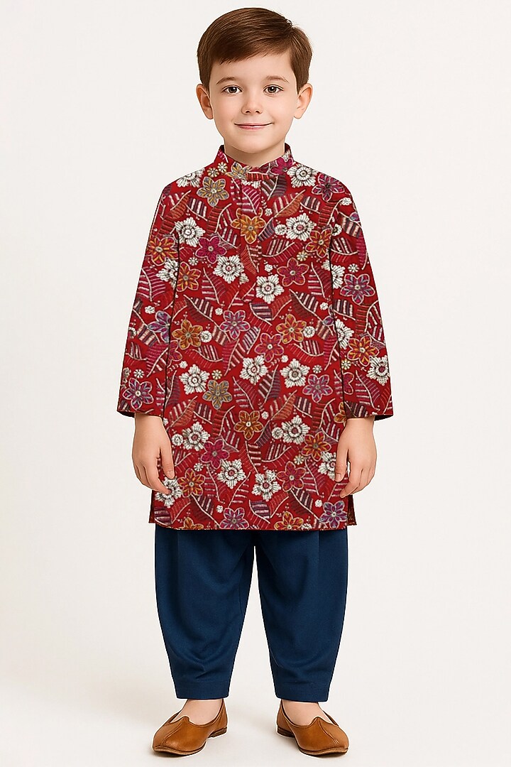 Red Georgette Embroidered Kurta Set For Boys by Alyaansh Couture