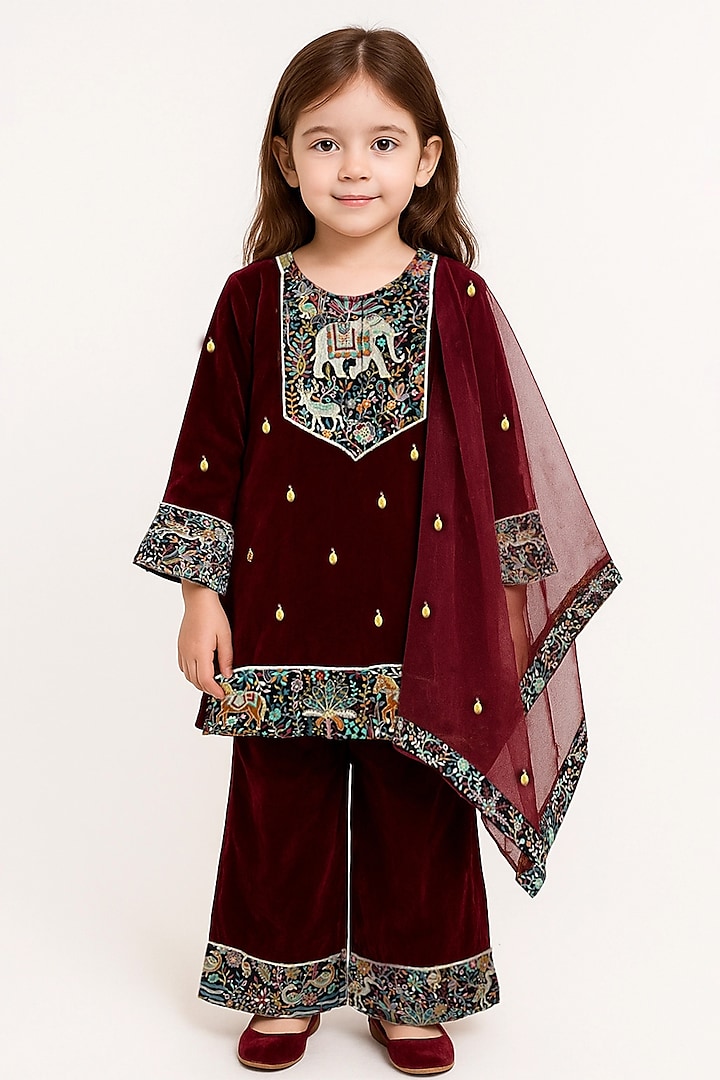 Maroon Velvet Zari Embroidered Kurta Set For Girls by Alyaansh Couture at Pernia's Pop Up Shop