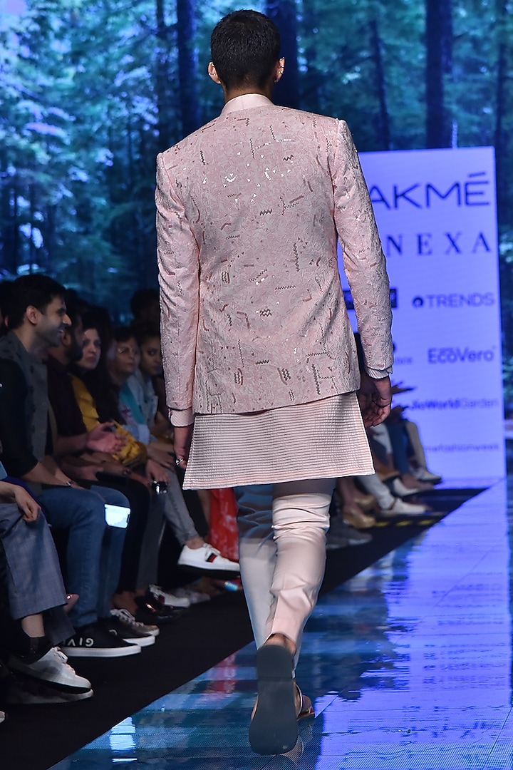 Pink Kurta Set With Embroidered Bundi Jacket by Amaare at Pernia's Pop Up Shop