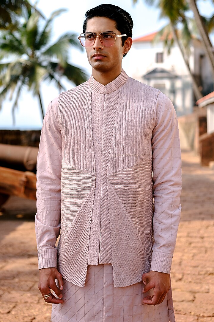 Pink Silk Wool Hand Embroidered Bundi Jacket Set by Amaare at Pernia's Pop Up Shop