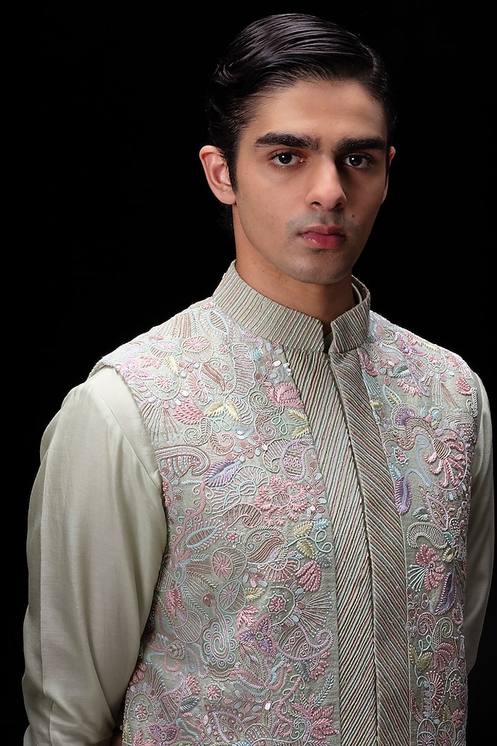 Ivory Raw Silk Hand Embroidered Bundi Jacket Set by Amaare at Pernia's Pop Up Shop