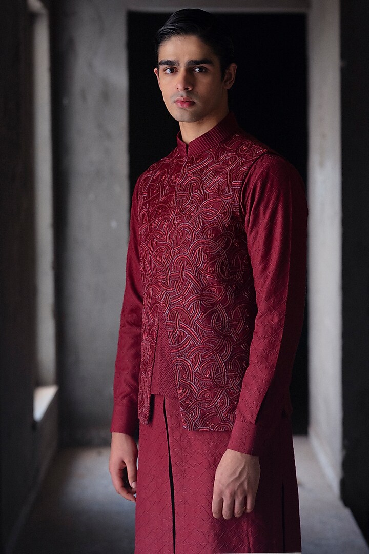 Maroon Silk Hand Embroidered Bundi Jacket Set by Amaare at Pernia's Pop Up Shop