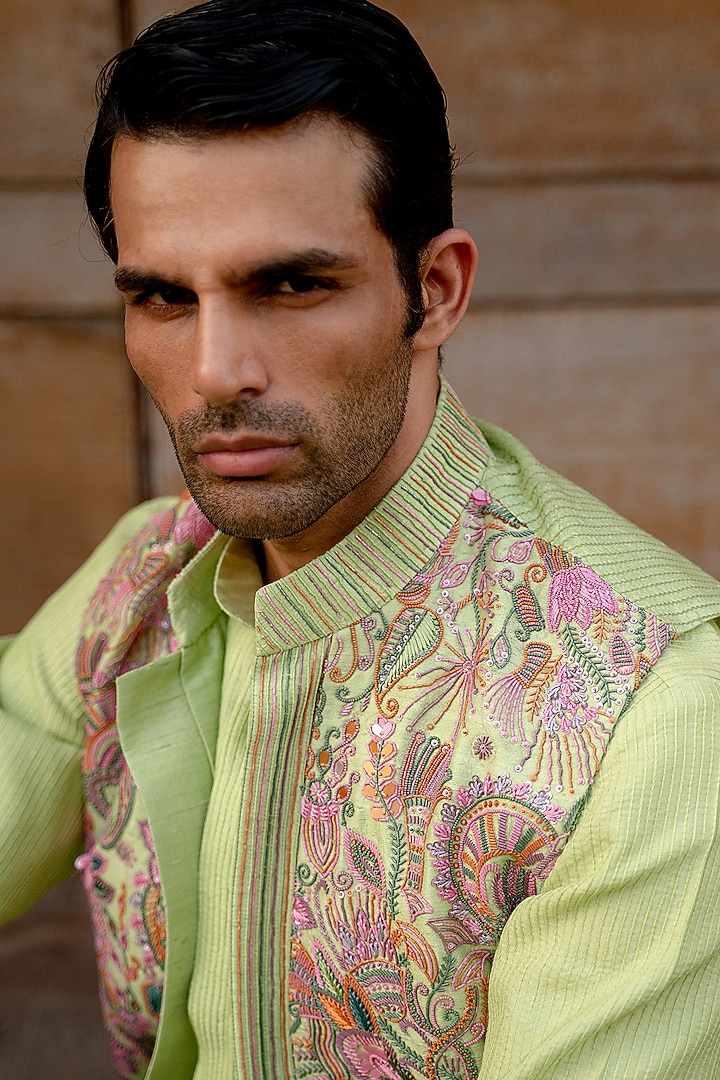 Green Silk Hand Embroidered Bundi Jacket Set by Amaare at Pernia's Pop Up Shop