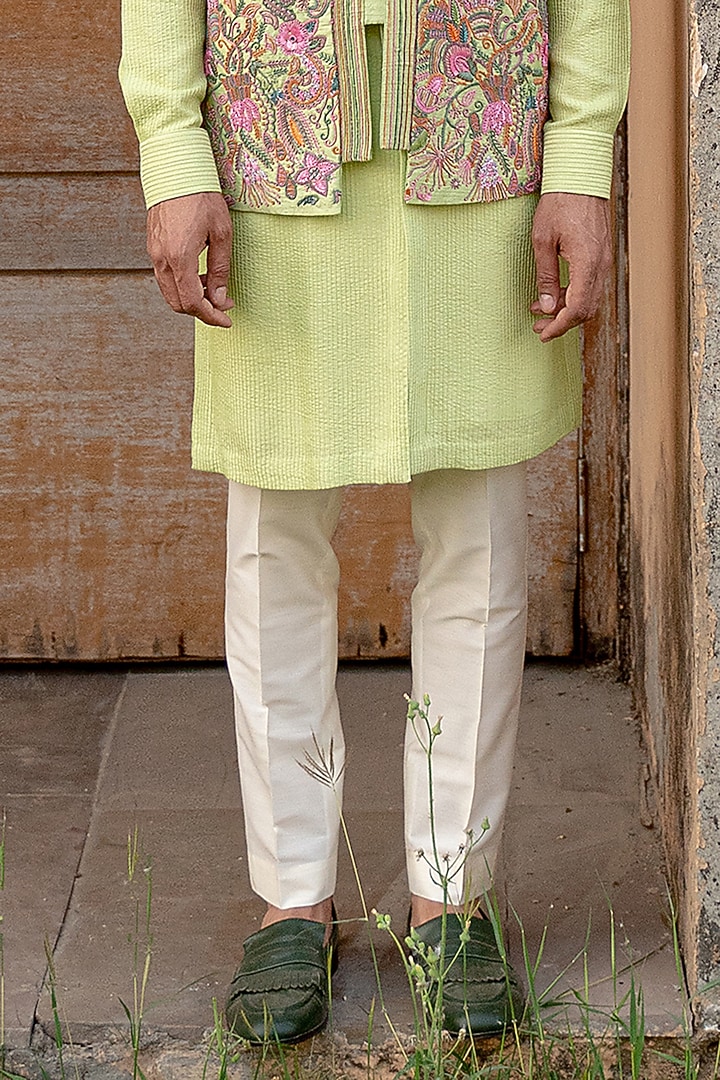 Green Silk Hand Embroidered Bundi Jacket Set by Amaare at Pernia's Pop Up Shop