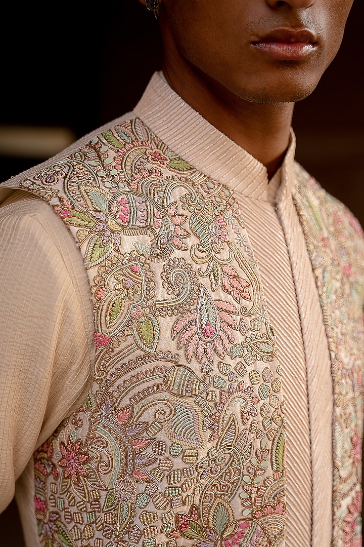 Peach Silk Hand Embroidered Bundi Jacket Set by Amaare at Pernia's Pop Up Shop