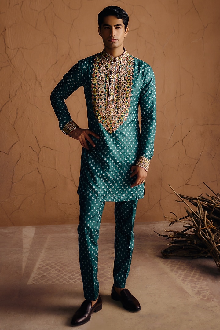 Green Habutai Silk Sequins Embroidered Kurta Set by Amaare at Pernia's Pop Up Shop