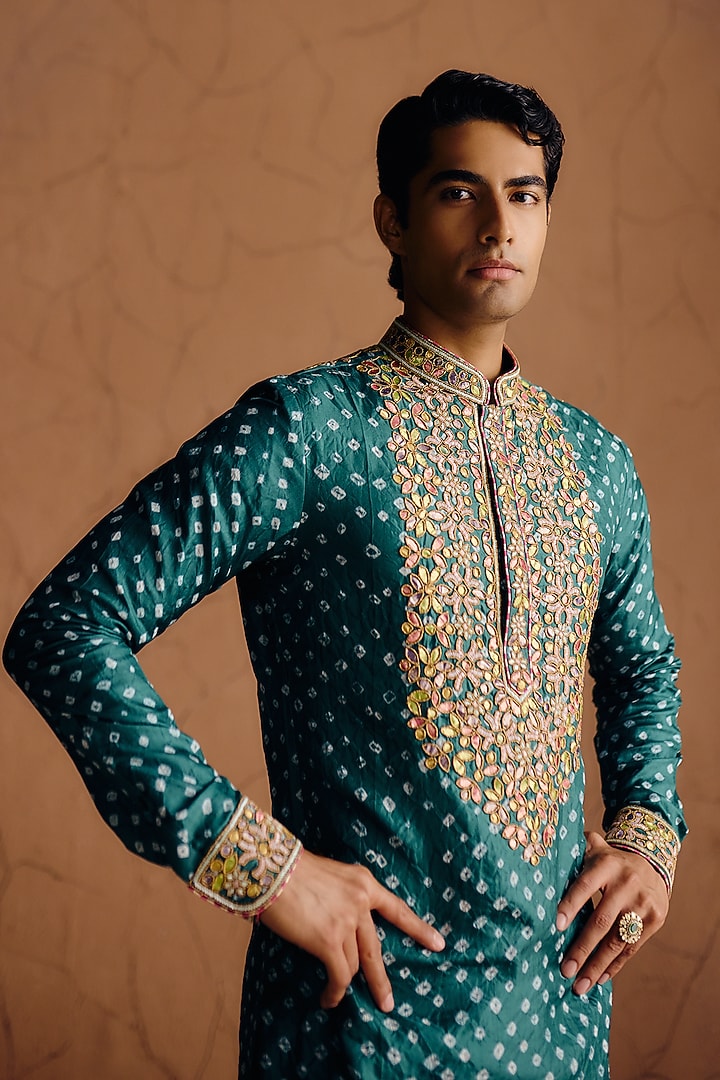 Green Habutai Silk Sequins Embroidered Kurta Set by Amaare at Pernia's Pop Up Shop