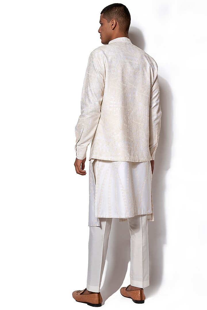 Ivory Embroidered Kurta Set by Amaare at Pernia's Pop Up Shop