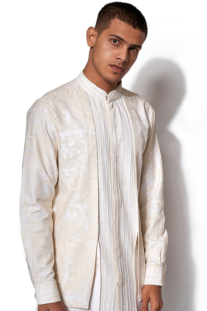 Ivory Embroidered Kurta Set by Amaare at Pernia's Pop Up Shop