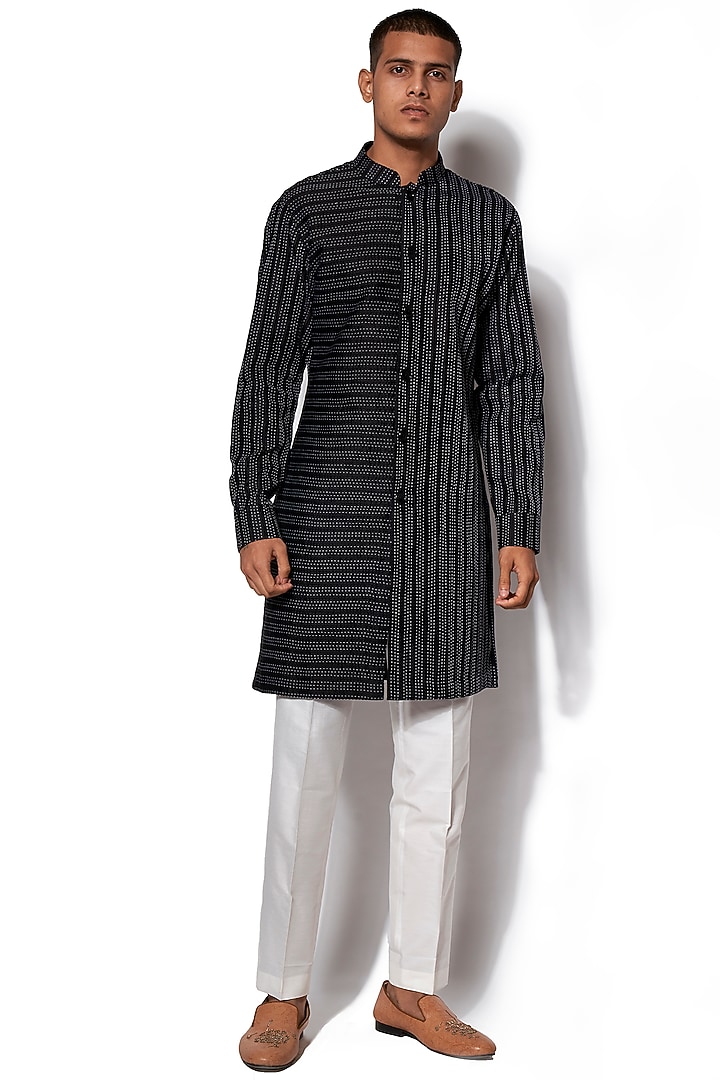 Black Tagai Short Kurta Set by Amaare at Pernia's Pop Up Shop