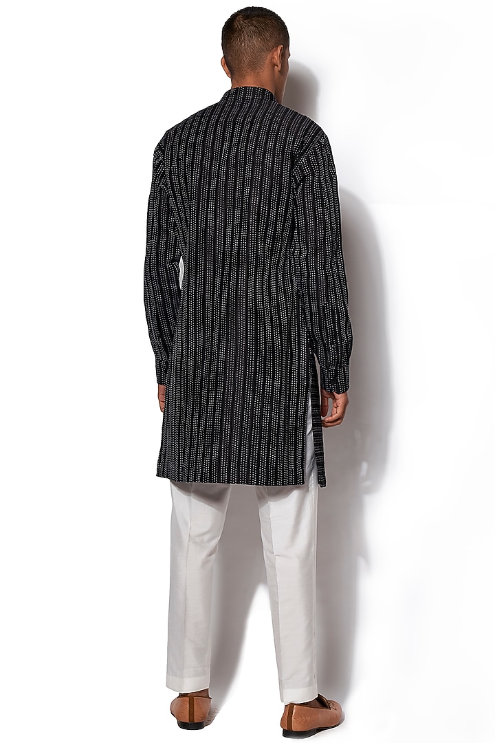 Black Tagai Short Kurta Set by Amaare at Pernia's Pop Up Shop