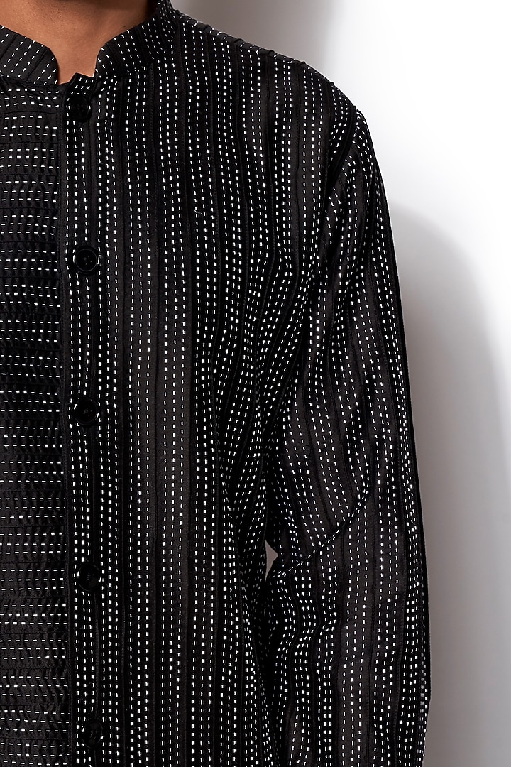 Black Tagai Short Kurta Set by Amaare at Pernia's Pop Up Shop