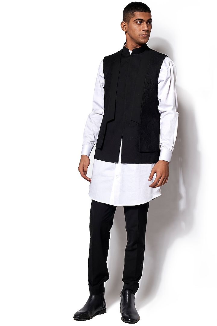 Black Wool Blend Fabric Tagai & Texture Embroidered layered Nehru Jacket Set by Amaare at Pernia's Pop Up Shop