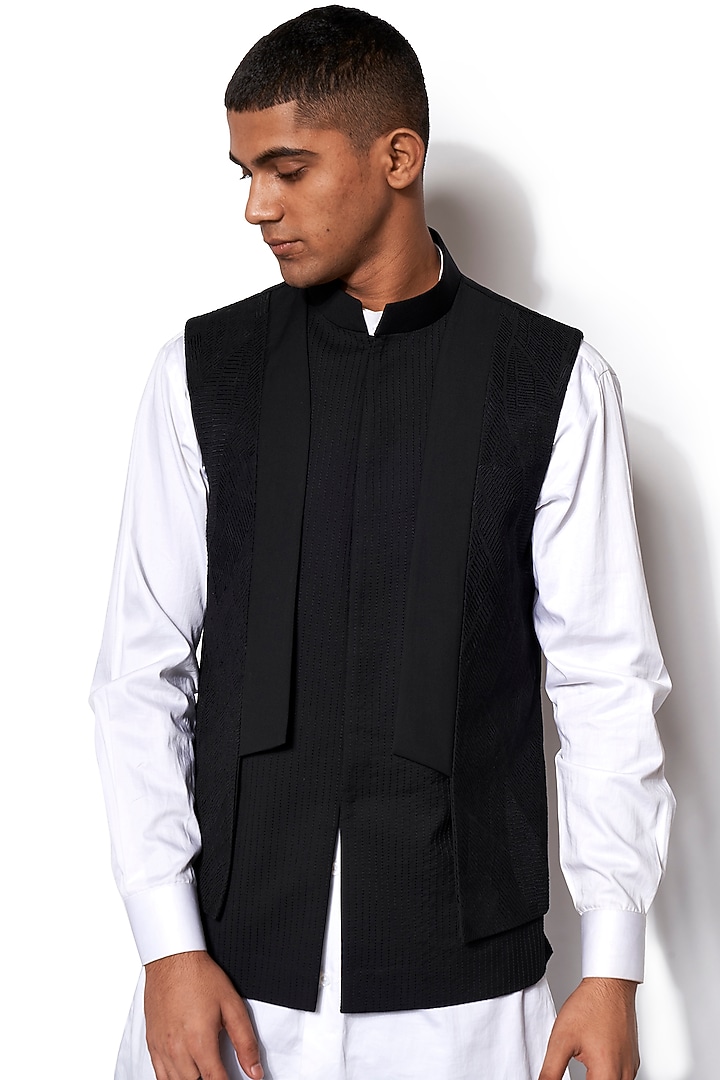 Black Wool Blend Fabric Tagai & Texture Embroidered layered Nehru Jacket Set by Amaare at Pernia's Pop Up Shop
