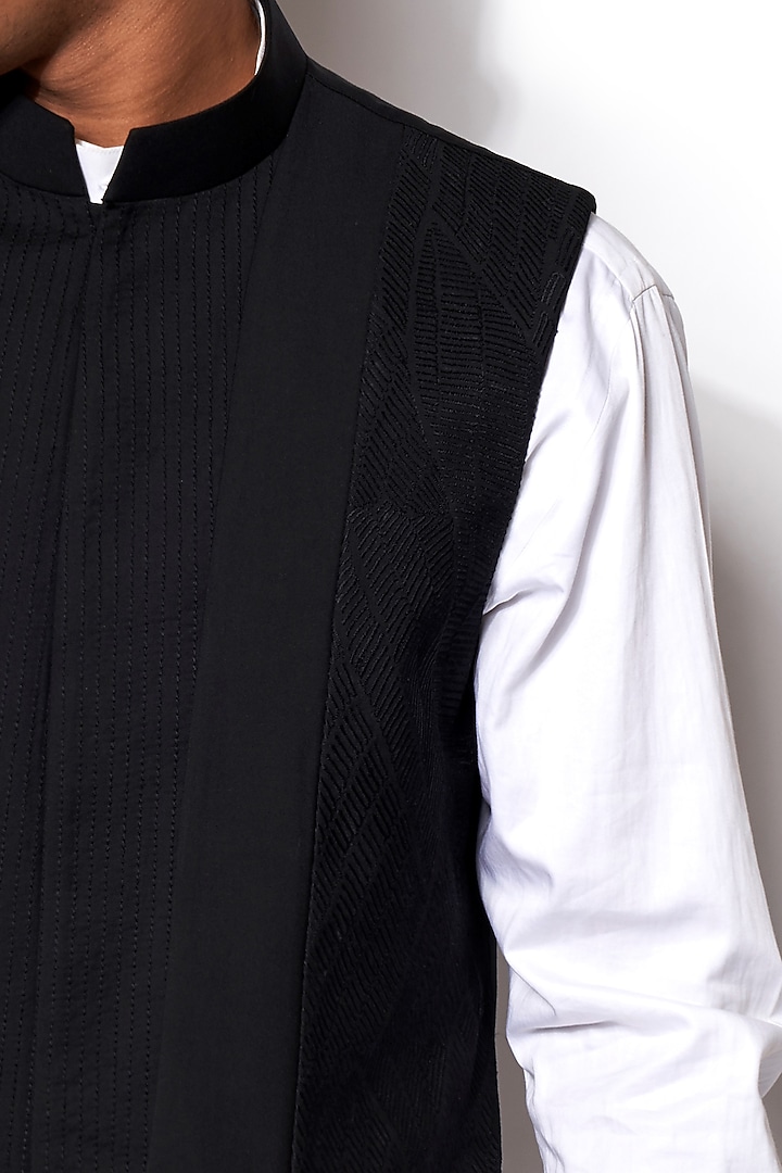 Black Wool Blend Fabric Tagai & Texture Embroidered layered Nehru Jacket Set by Amaare at Pernia's Pop Up Shop