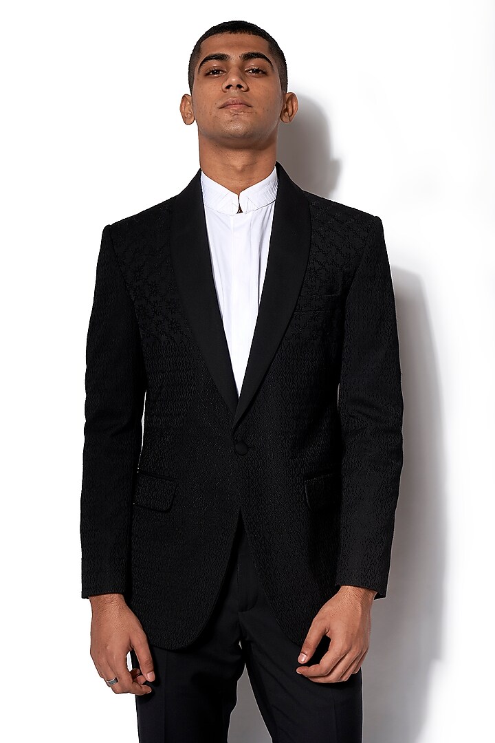 Black Shawl Lapel Tuxedo With Pants by Amaare at Pernia's Pop Up Shop