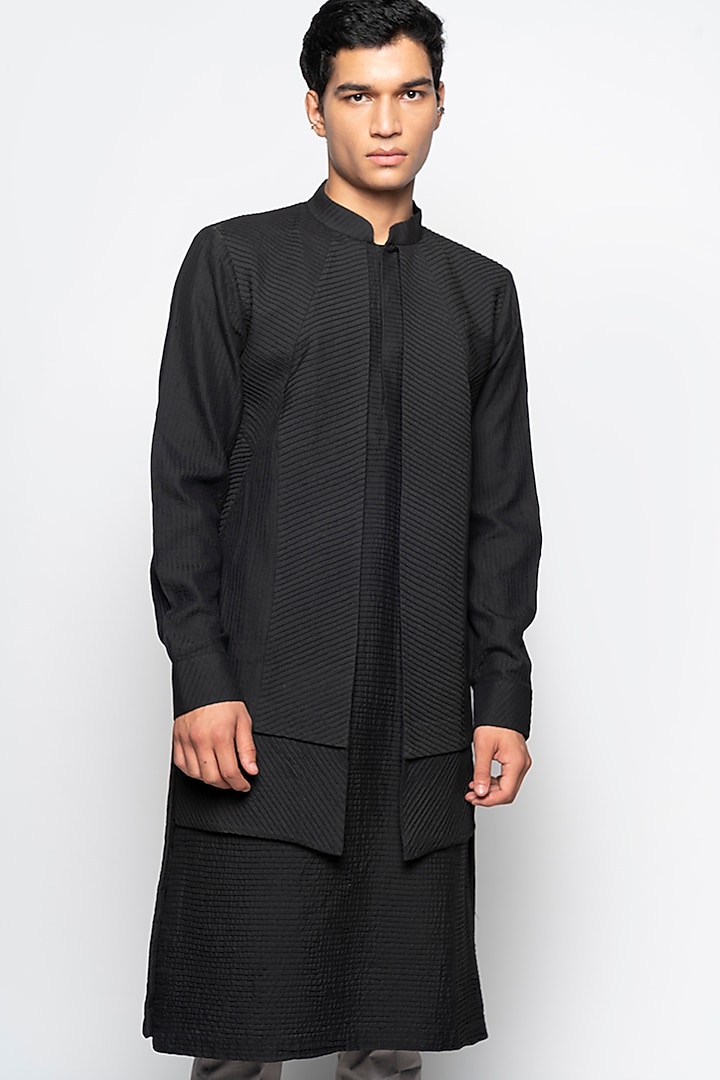 Black Pandora Kurta Set by Amaare at Pernia's Pop Up Shop