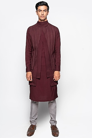 Wine Amaris Kurta Set by Amaare