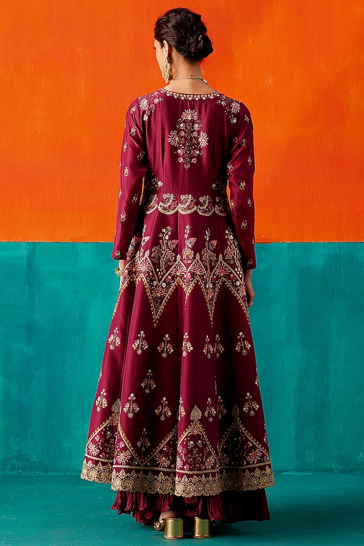 Wine-Purple Dupion Silk Hand & Machine Embroidered Kurta Set by AMAN TAKYAR at Pernia's Pop Up Shop