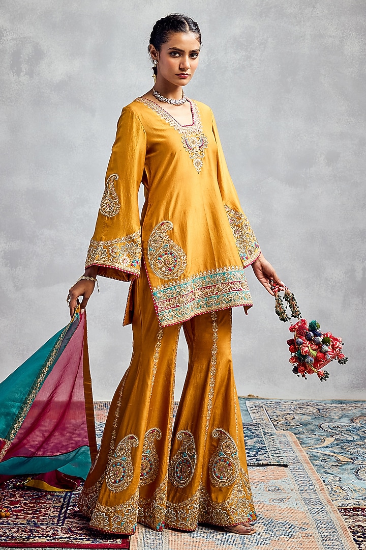 Mustard Dupion Silk Thread Embroidered Kurta Set by AMAN TAKYAR at Pernia's Pop Up Shop