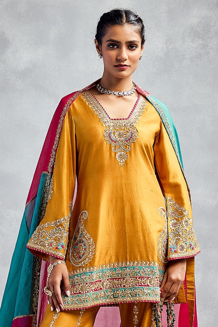 Mustard Dupion Silk Thread Embroidered Kurta Set by AMAN TAKYAR at Pernia's Pop Up Shop