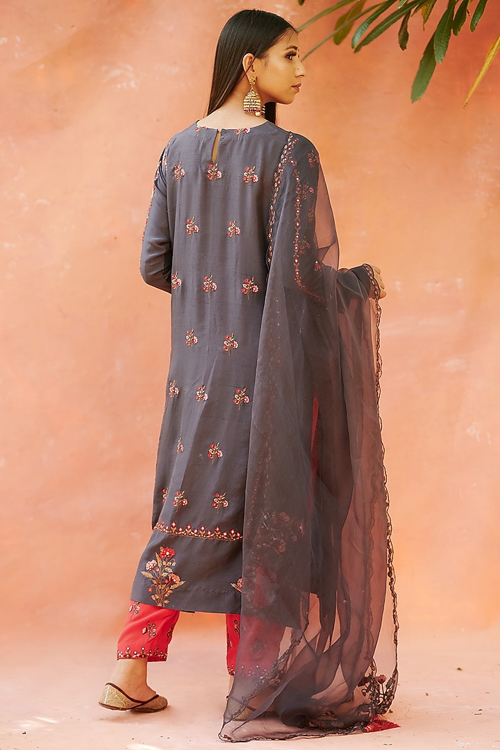 Charcoal Grey Embroidered Kurta Set by AMAN TAKYAR at Pernia's Pop Up Shop