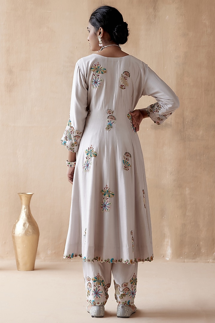 Ivory Dupion Silk & Organza Embellished Kurta Set by AMAN TAKYAR at Pernia's Pop Up Shop