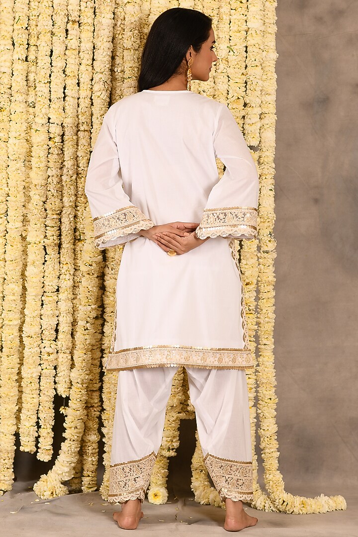 White Cotton Mulmul Embroidered Kurta Set by Amrita Artisanal at Pernia's Pop Up Shop