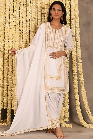 White Cotton Mulmul Embroidered Kurta Set by Amrita Artisanal