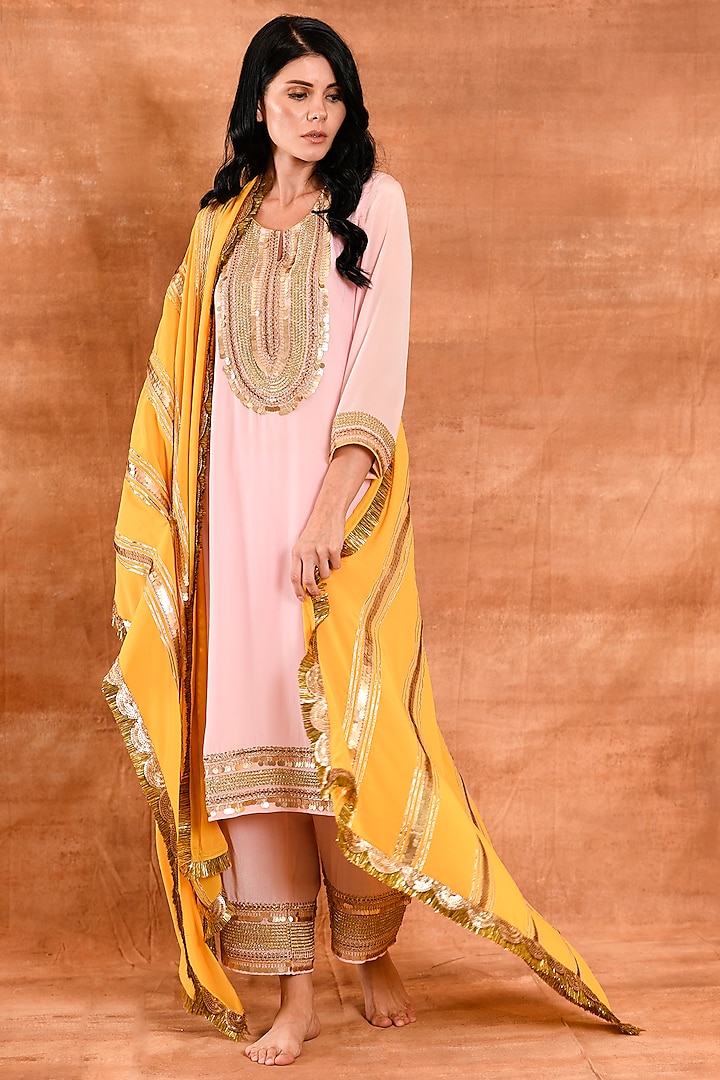 Sweet Pink Crepe Silk Kurta Set by Amrita Artisanal at Pernia's Pop Up Shop