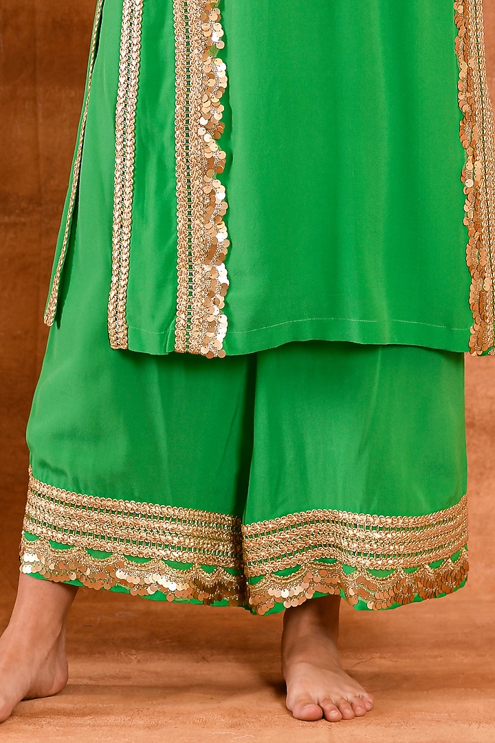 Spring Green Crepe Silk Kurta Set by Amrita Artisanal at Pernia's Pop Up Shop