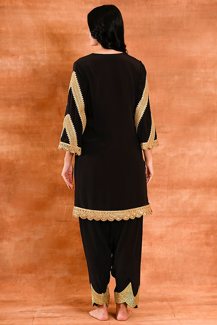 Black Crepe Silk Kurta Set by Amrita Artisanal at Pernia's Pop Up Shop