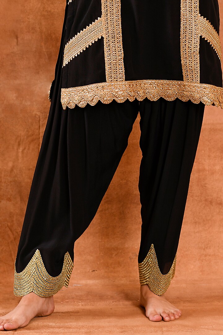 Black Crepe Silk Kurta Set by Amrita Artisanal at Pernia's Pop Up Shop
