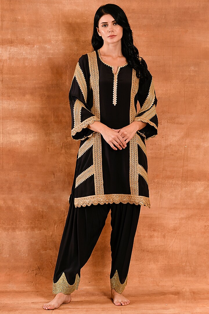 Black Crepe Silk Kurta Set by Amrita Artisanal at Pernia's Pop Up Shop
