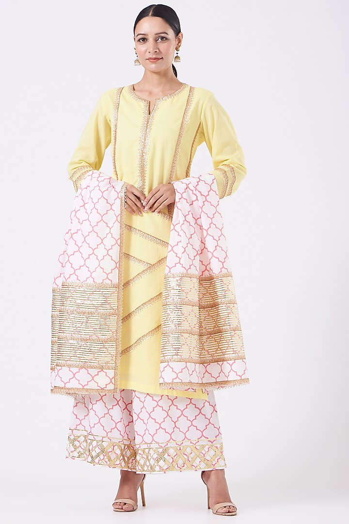 Butter Yellow Embroidered Kurta Set by Amrita Artisanal at Pernia's Pop Up Shop
