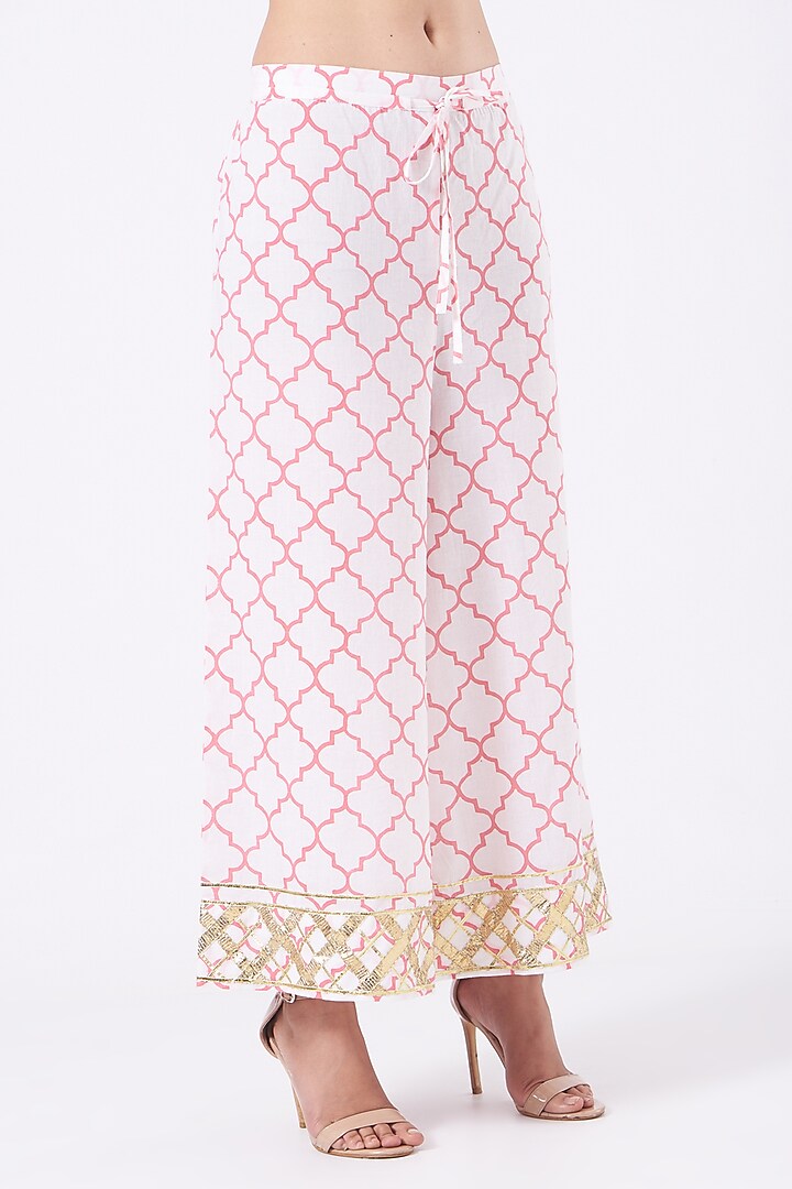 Butter Yellow Embroidered Kurta Set by Amrita Artisanal at Pernia's Pop Up Shop