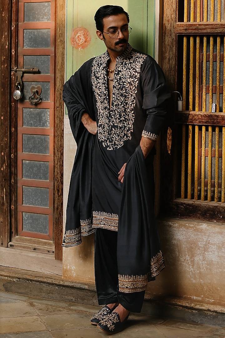 Black Pure Silk Hand Embroidered Kurta Set by Amit Behki at Pernia's Pop Up Shop