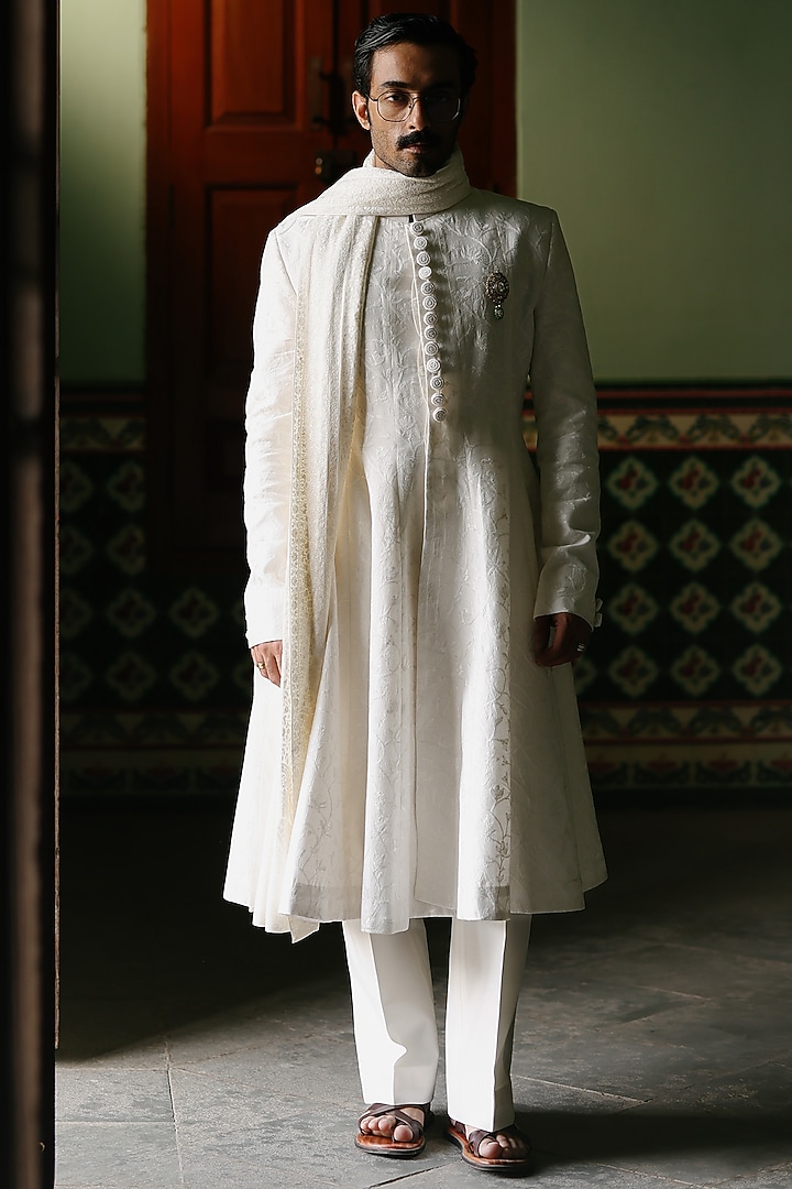 Ivory Silk Embroidered Anarkali Set by Amit Behki at Pernia's Pop Up Shop