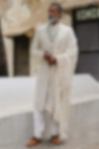 Ivory Pashmina Hand Embroidered Stole by Amit Behki at Pernia's Pop Up Shop