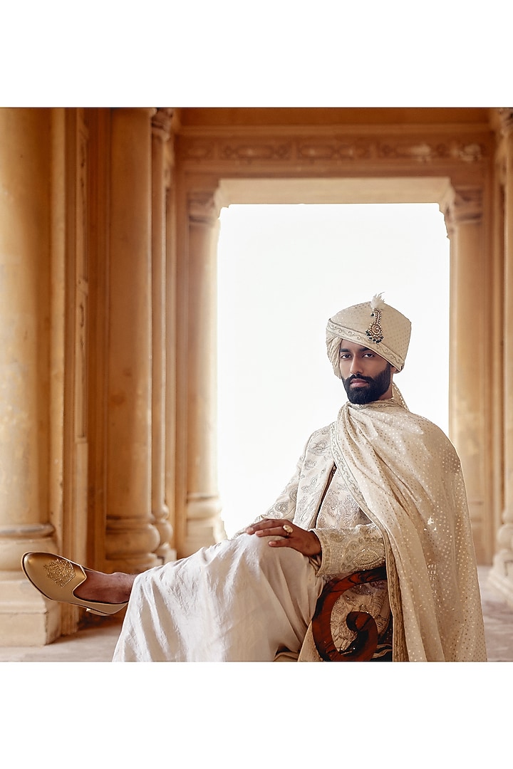Ivory Raw Silk Hand Embroidered Stole by Amit Behki at Pernia's Pop Up Shop